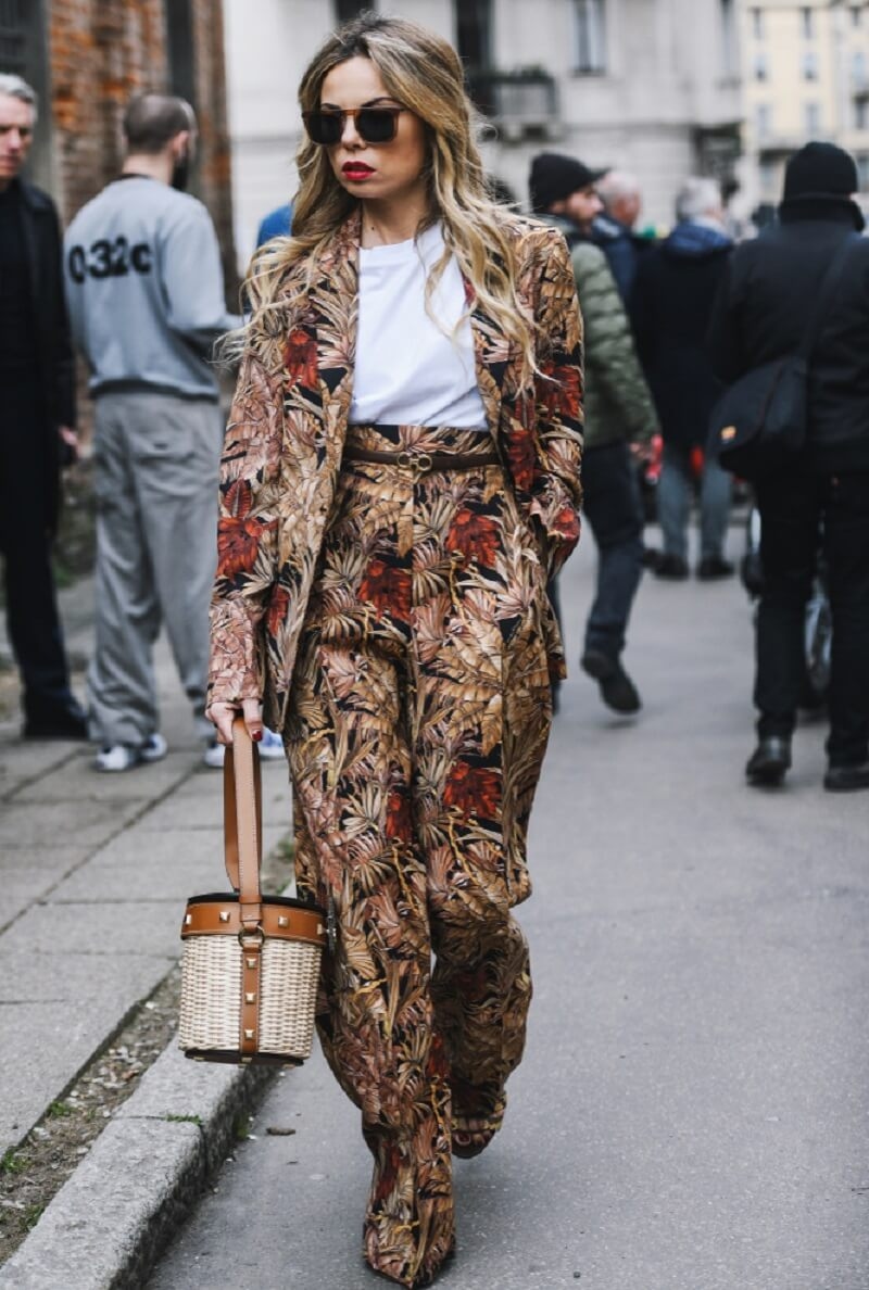 erica Pelosini wearing Oversized Blazers walking on street