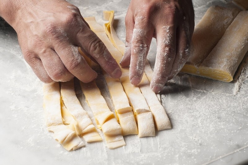 manual production of pasta