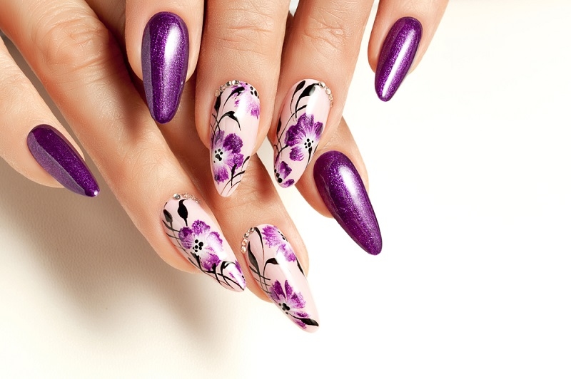 Floral nails