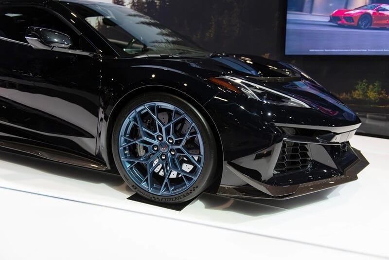 2025-chevy-corvette-zr1-black