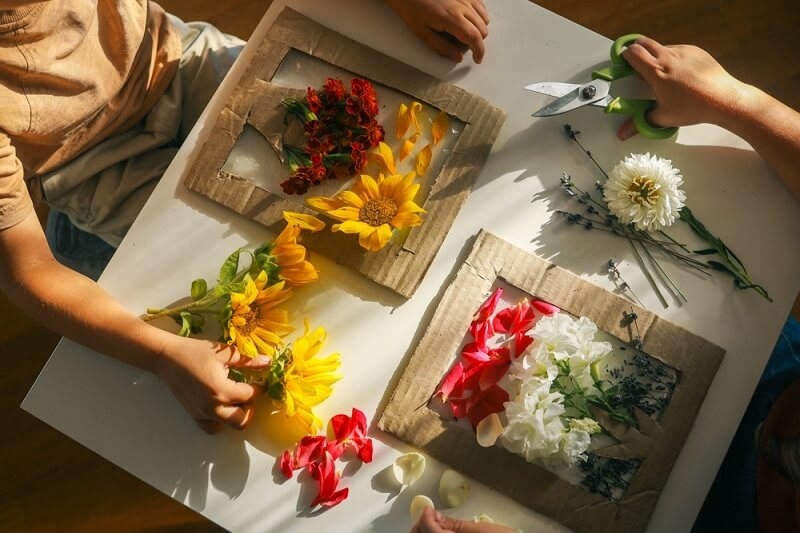 making of personalized Flower Gifts