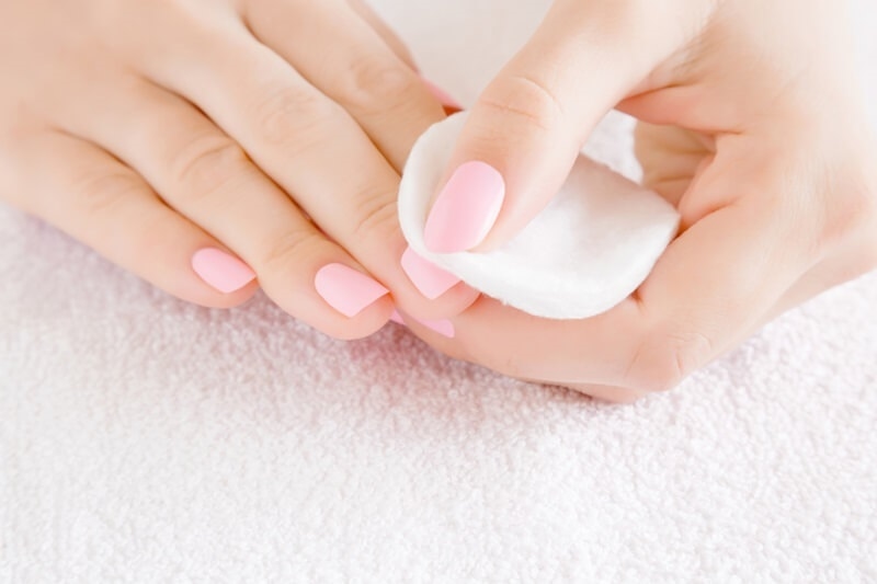 advantages-of-nail-polish-remover-pads