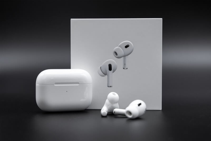 apple airpods 2 with case and box