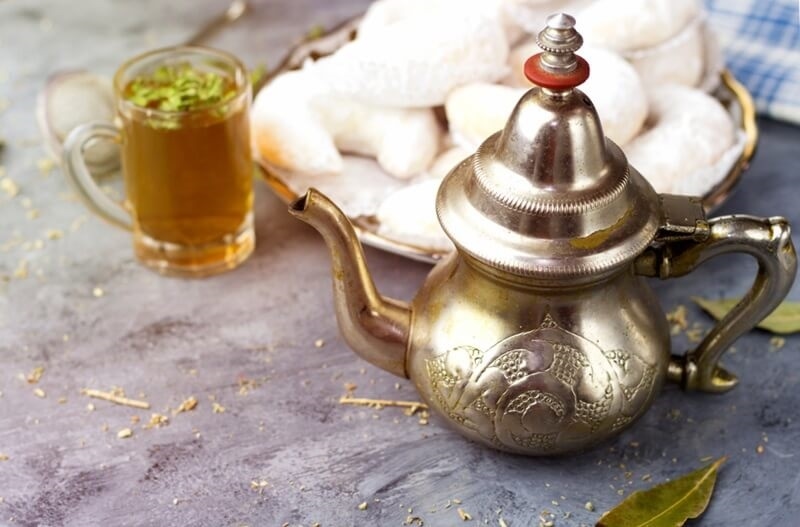 algerian-mint-tea-with-sweet