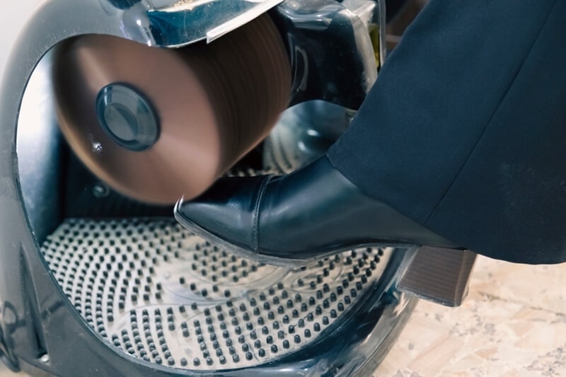automatic-shoes-polish-machine