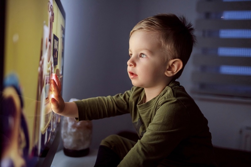 Types of Screen Time for Babies: From TV to TikTok in 2025