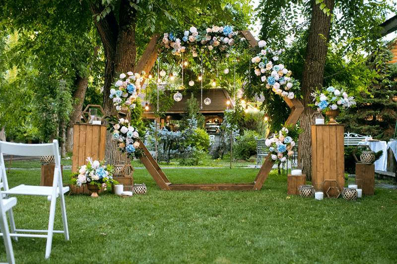 home wedding ideas, outdoor ceremony tips, garden wedding guide, intimate backyard celebration, casual wedding setting