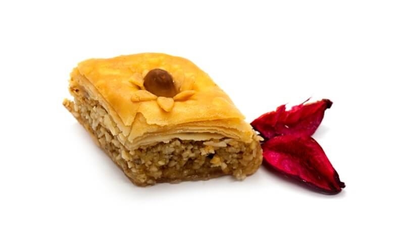 baklava-baklawa-oriental-algerian-traditional-cookies