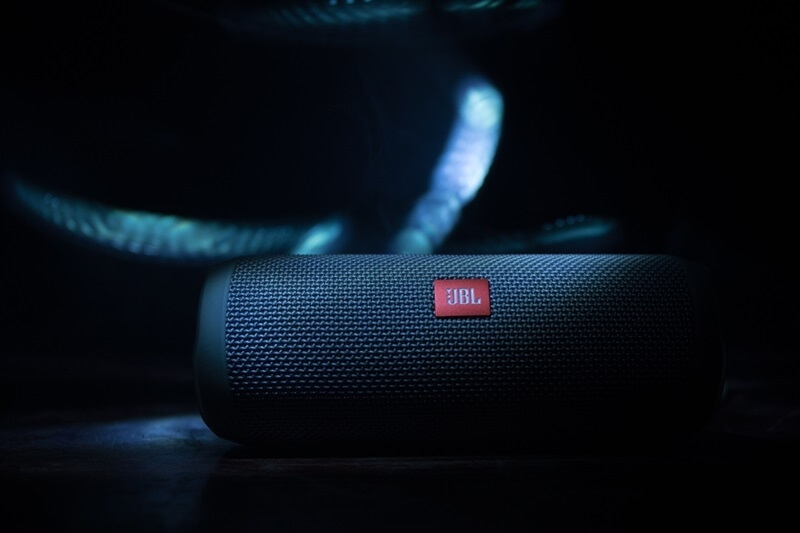 black-jbl-speakers