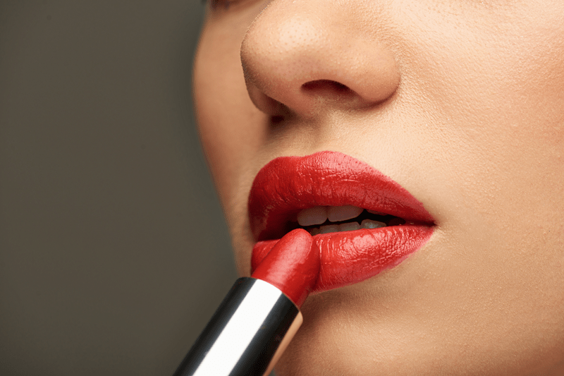 red lipstick guide, long-wear lips, bold lip ideas, lip liner tips, statement lipstick