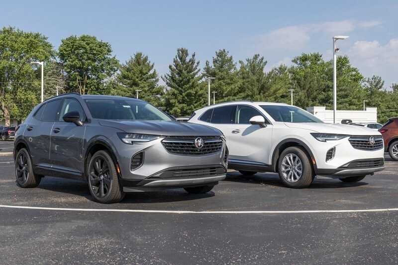 buick enclave cars on road