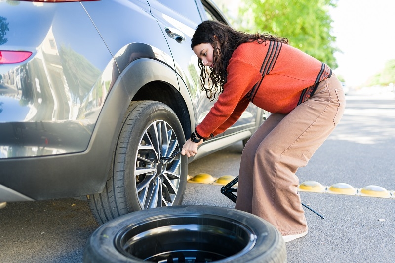 How to Change a Flat Tire Step by Step
