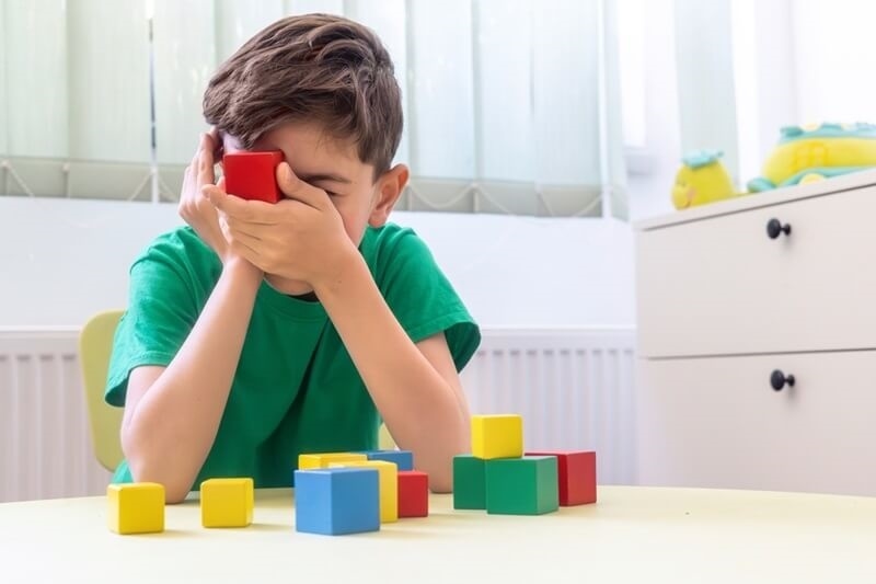 child-involve-in-multisensory-learning