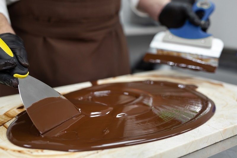 chocolate spatula