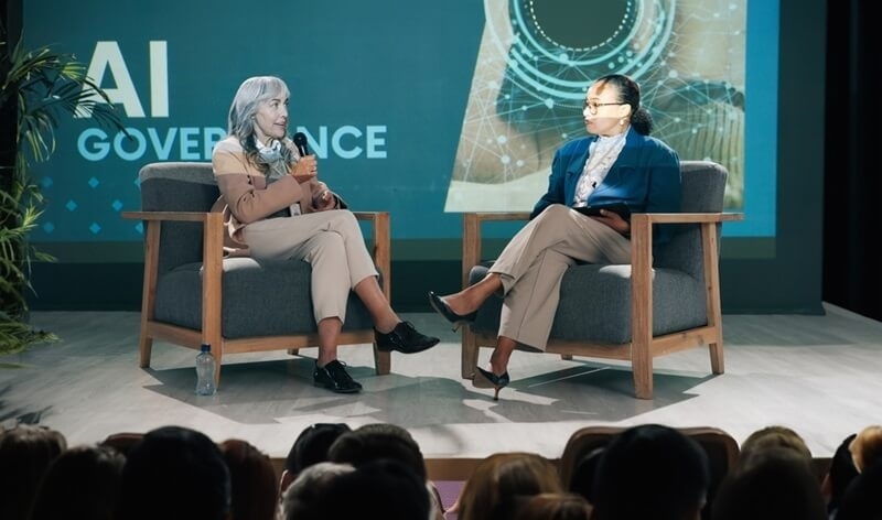 conference-presentation-people-discussion-ai-governance