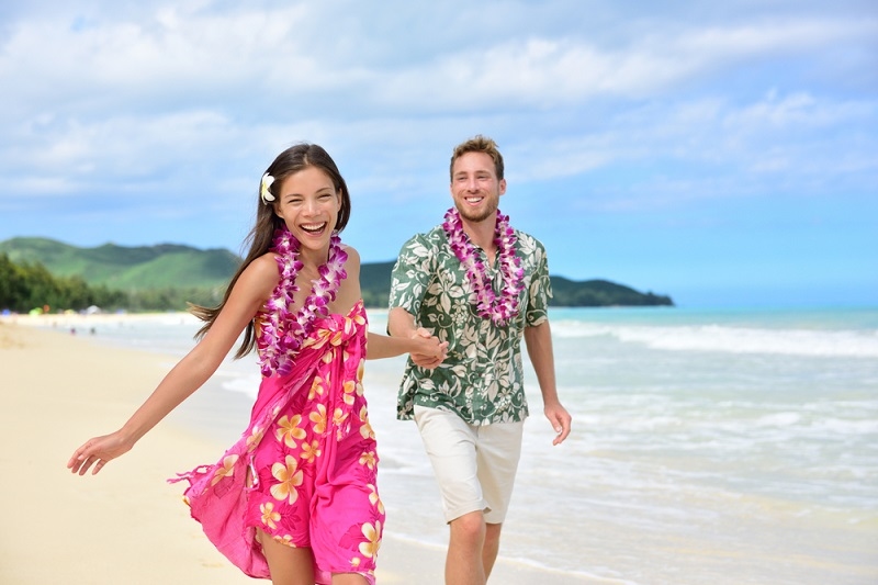 couple on the beach, Hawaii