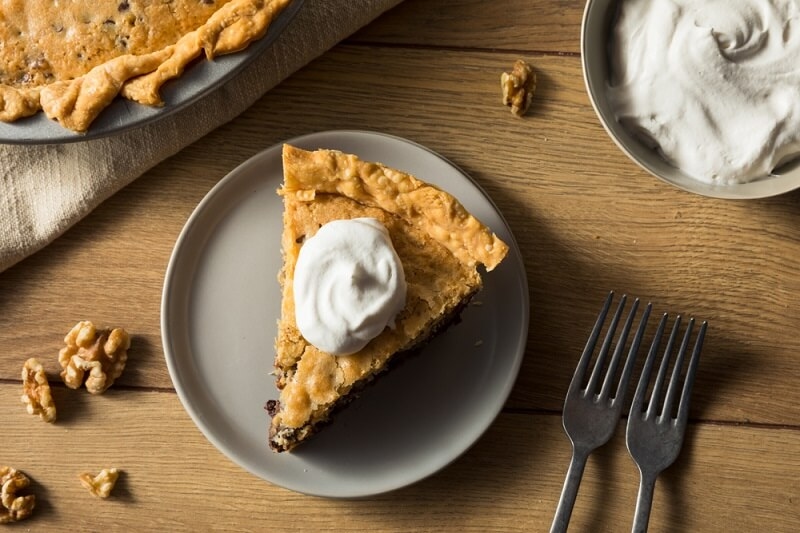 derby pie in plate with cutluries