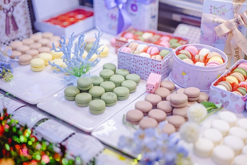 dessert shops, macron