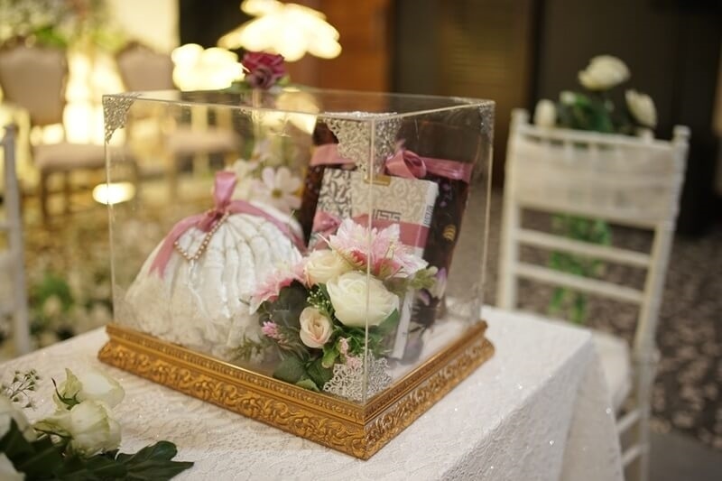 engagement-gift