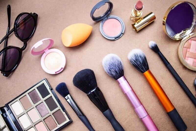 eye-makeup-kit-essentials