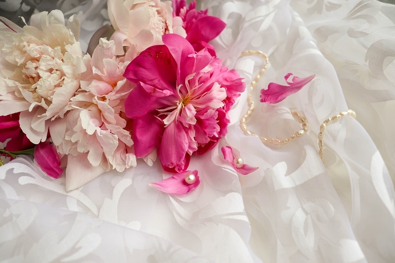 symbolic jewelry and flower combos