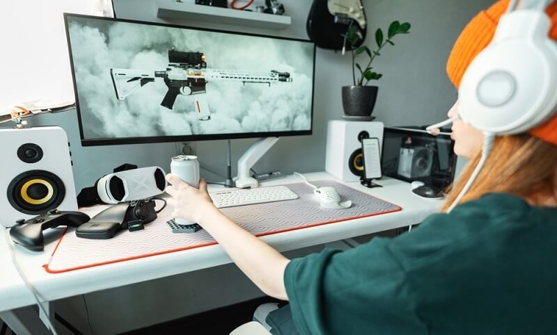 woman playing games in cloud