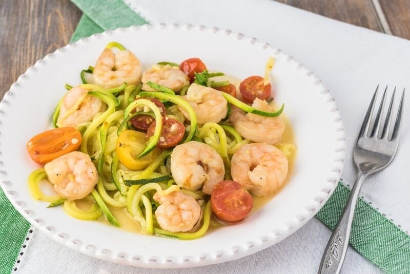 garlic-butter-shrimp-with-zucchini-noodles