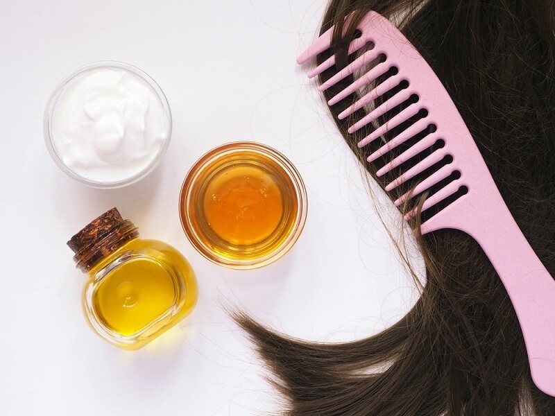banana and honey hair mask with comb