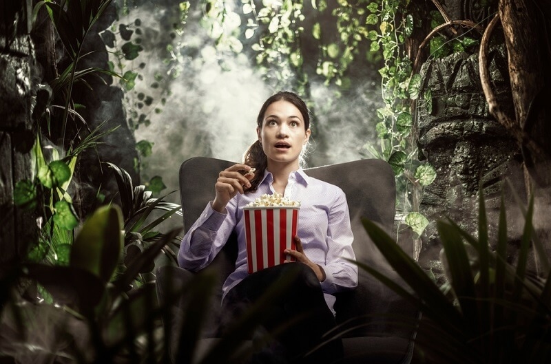 girl impressed after watching immersive shows