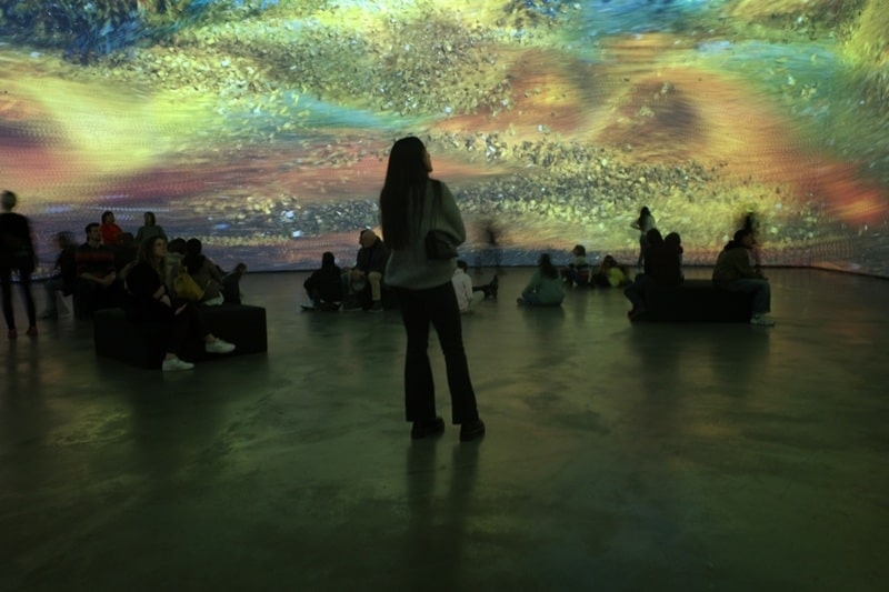 holograms in museums