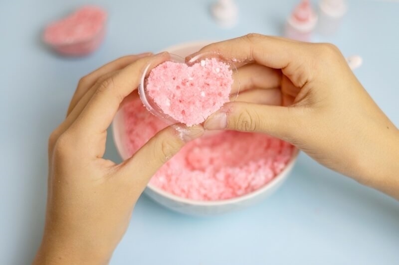 home-made-bath-bomb-gifts