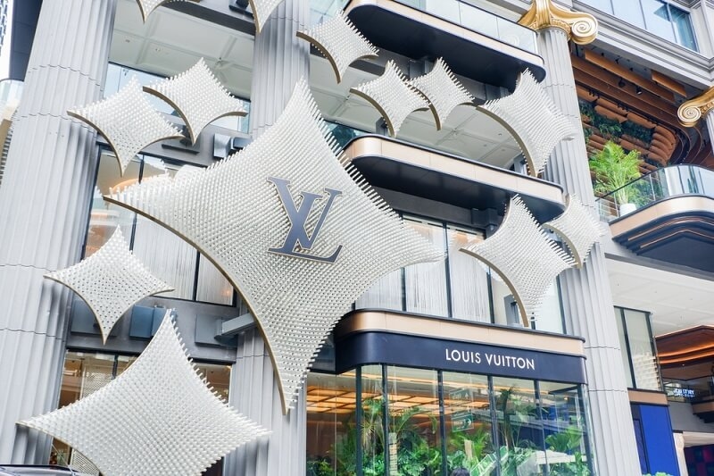 LV iconic monogram outside a store