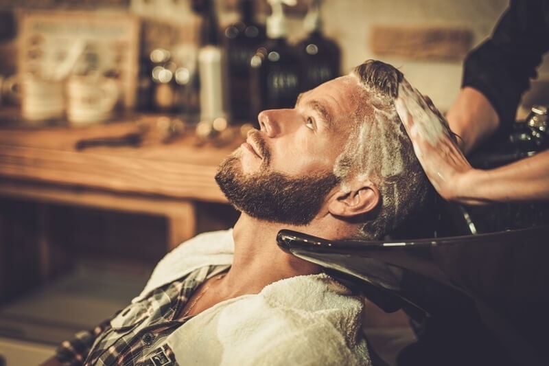 men’s-hair-care-with-shampoo