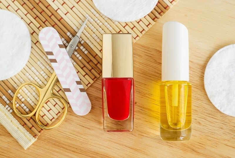 nail-growth-serum-with-nail-paint