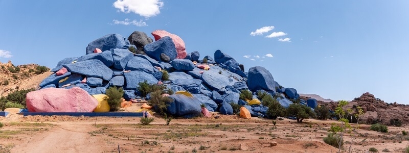 painted rock at tafraoute valley