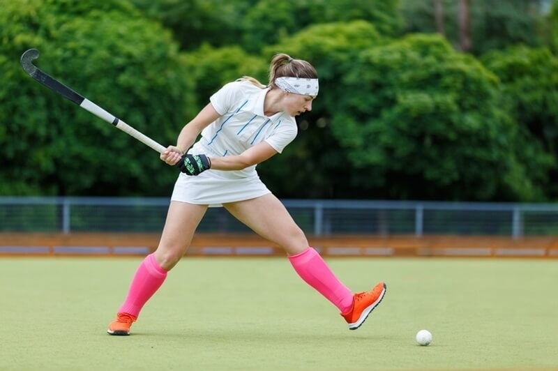 playing style of female hockey player