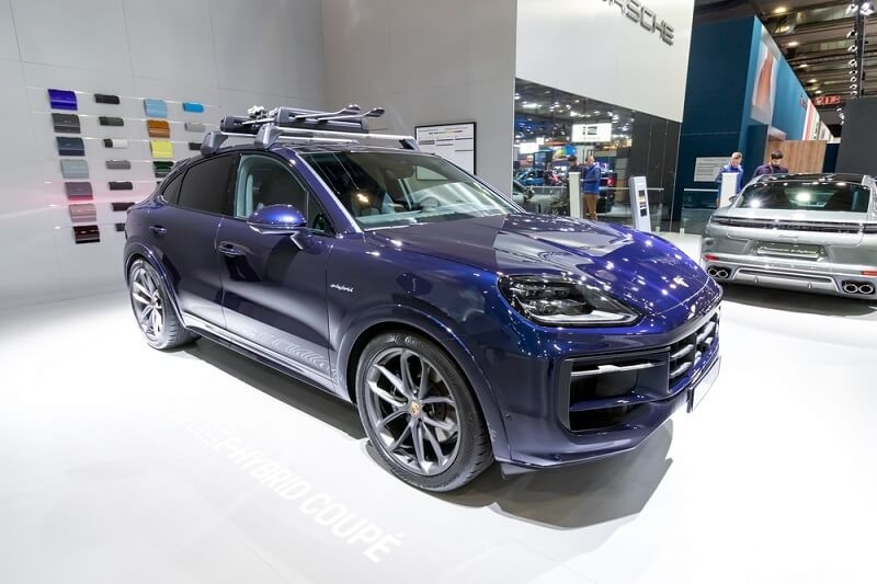 blue color porsche e cayenne hybrid car