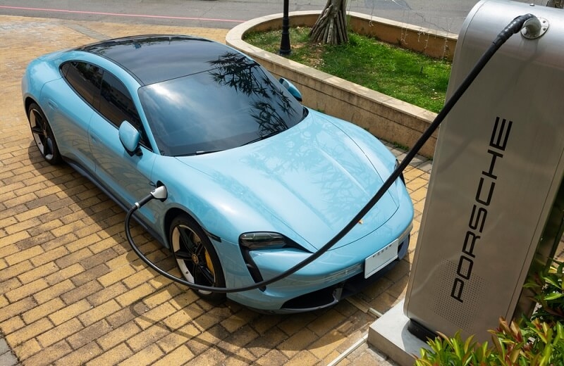 porsche electric car charging 