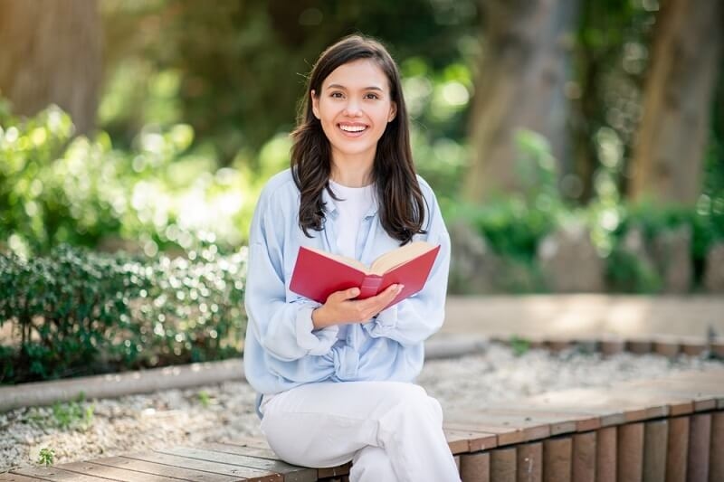 women beta reader reading 