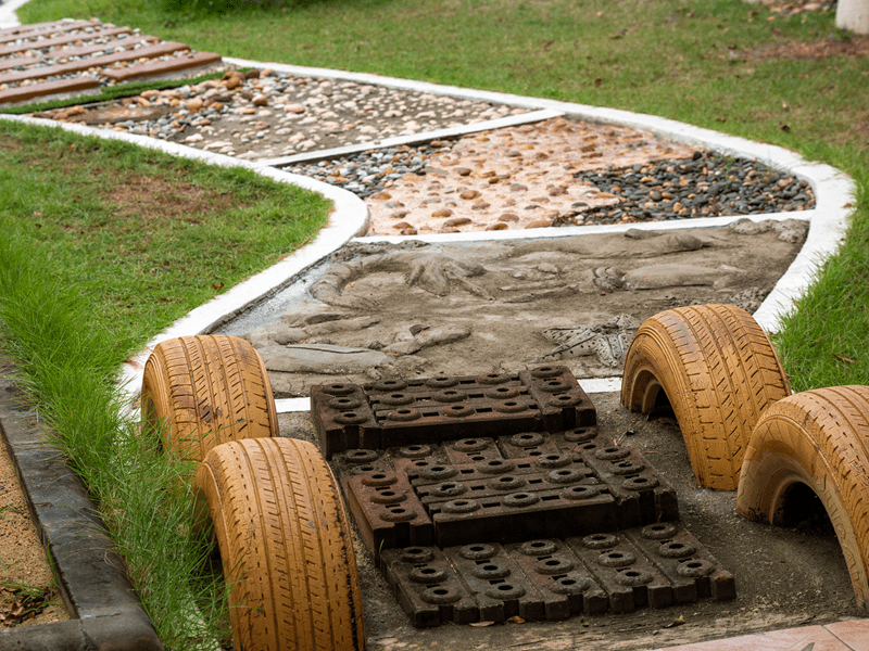 sensory plants, touch smell sight garden, therapeutic plants, garden experience, calming plants