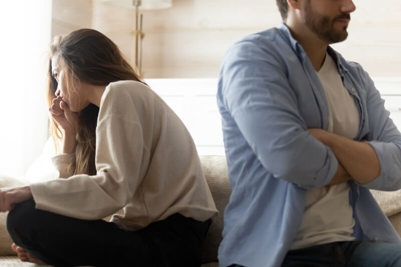 sign-of-relationship-anxiety