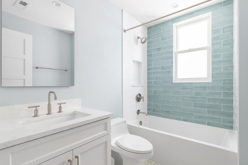 white vanity bathroom 