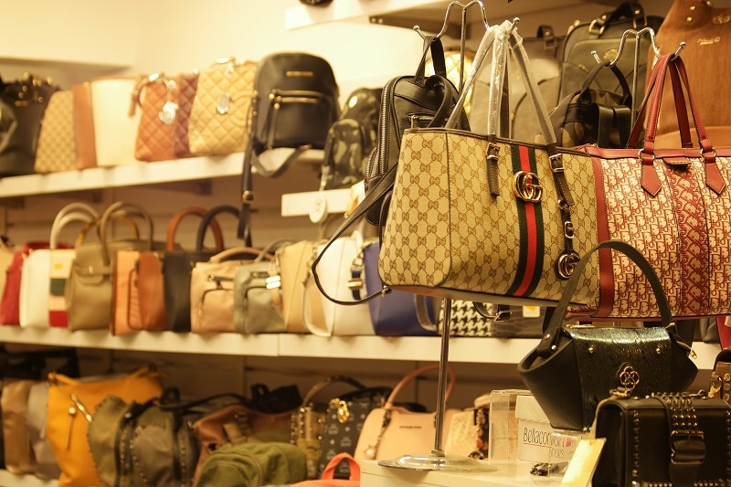 trending purse colors