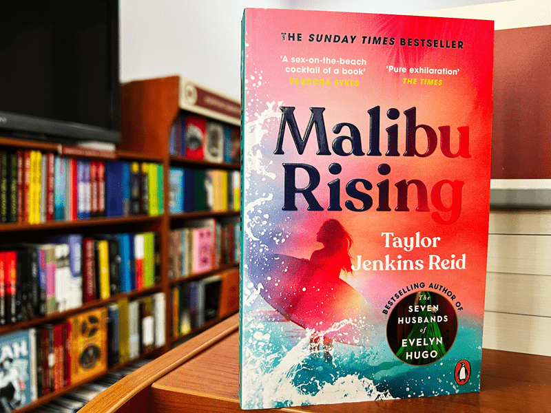 contemporary fiction authors, emotional novels, popular women writers, book themes, storytelling