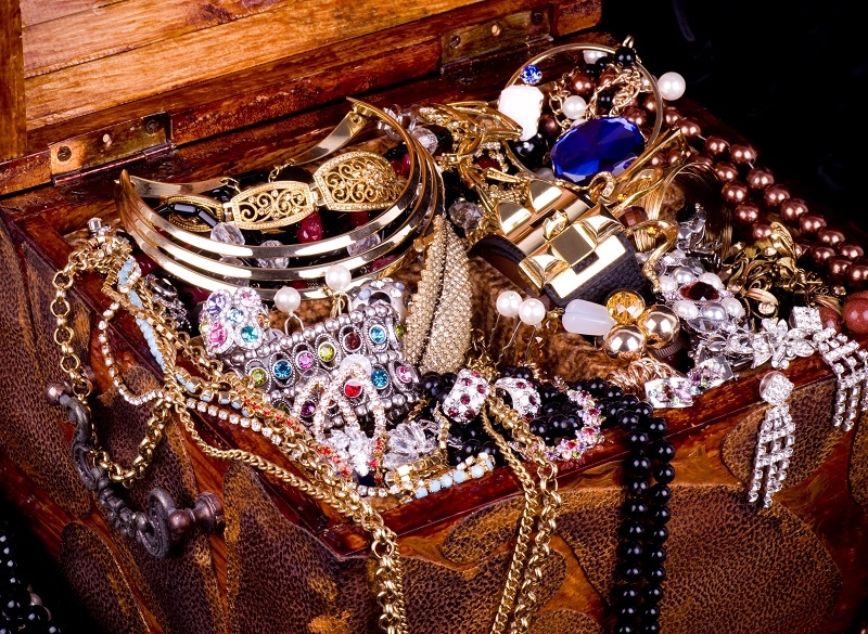 vintage jewelry 