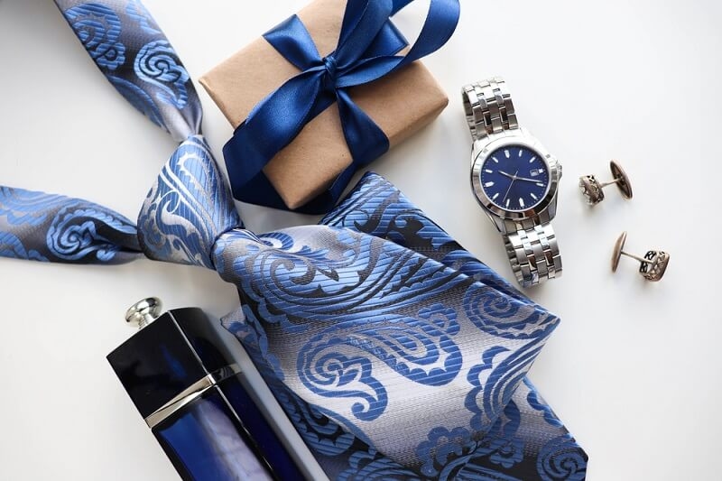 luxury watches and other accessories gift 