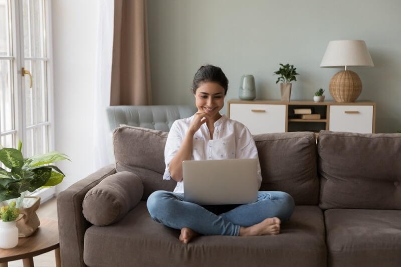girl sitting with confident in online learning class
