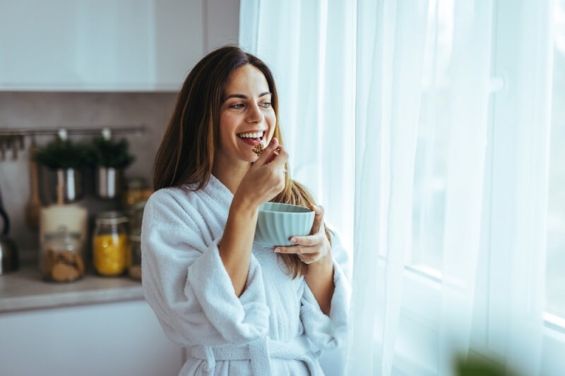 woman eating healthy food
