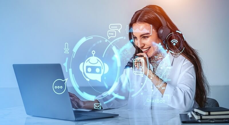 woman smiling while working on helpdesk job 