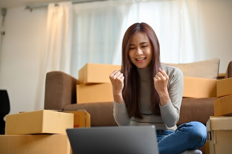 woman taking benefits from flash sale